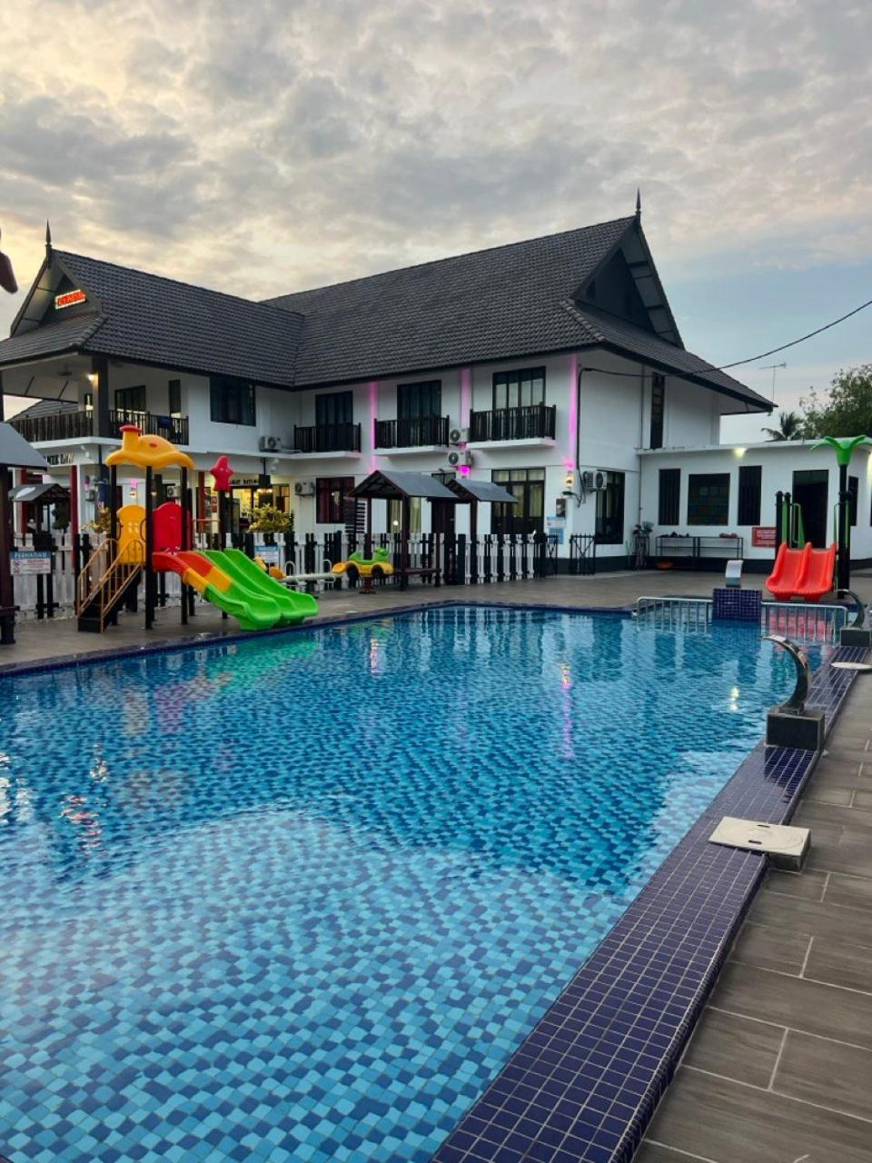 Villa Wanie Inn Сетиу Екстериор снимка